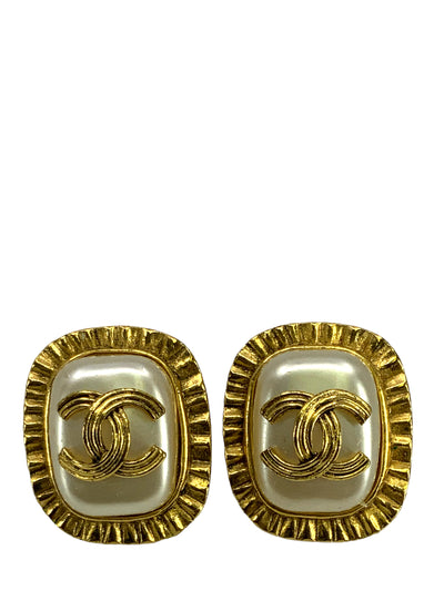 Chanel Vintage Gold CC Logo Clip-On Earrings-Replica Designer Handbag Store
