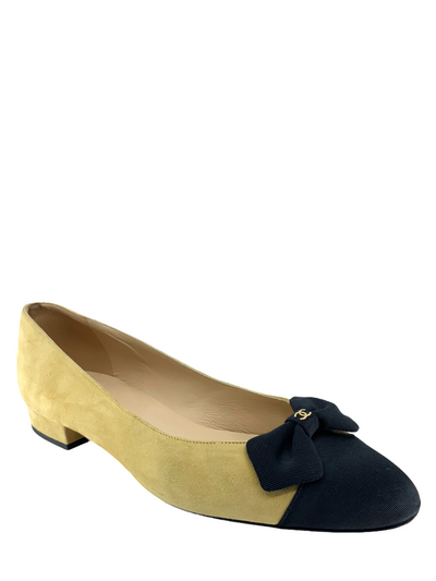 Chanel Suede Grosgrain Bow Cap Toe Pumps Size 9-Replica Designer Handbag Store
